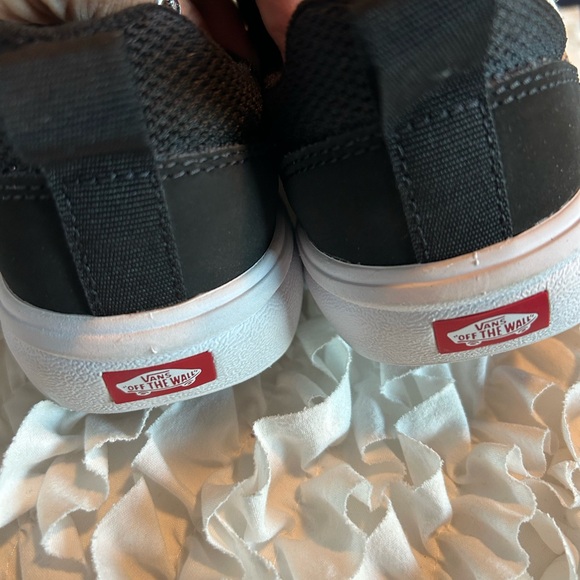 Vans Kids Classic Black and White Sneakers • 3 • NWT - Picture 6 of 7